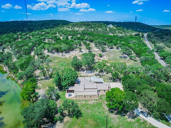 2nd image of 320 Upper Cibolo Creek Rd
