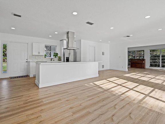 2nd image of 2801 SE Morningside Boulevard