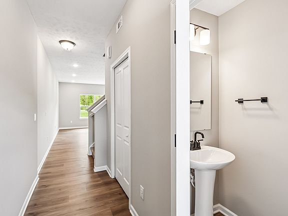 4th image of 3527 Alder Ave