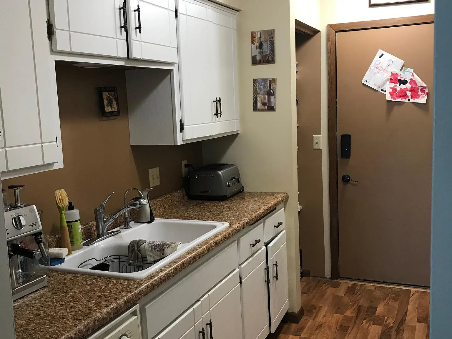 3 bed, 2.5 bath, 1350 sqft, $1,650 — Photo 3