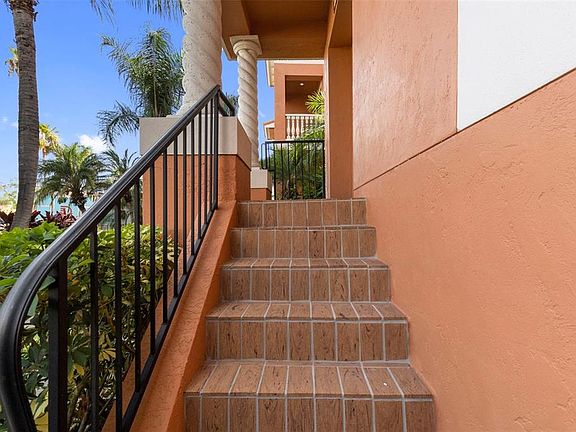 5th image of 905 VILLA VENICIA WAY