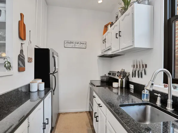 255 West 95th Street image 6 of 15