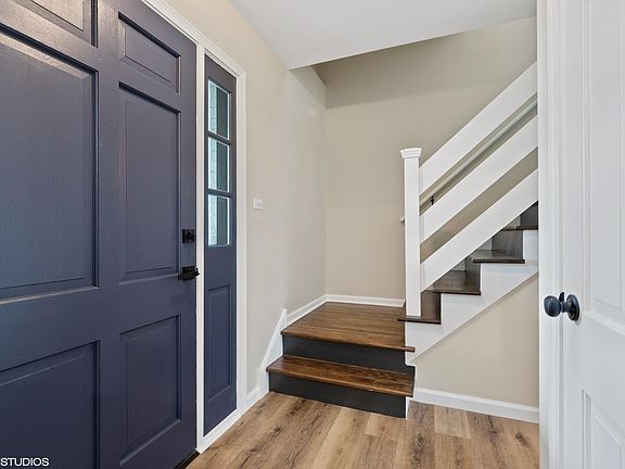 4th image of 525 Lincoln Ln