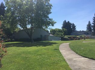 30 Creekwood Sq, Rohnert Park, CA 94928