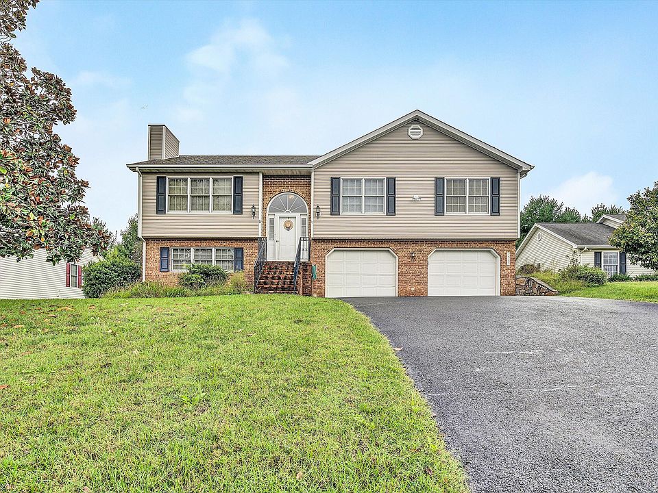 1st image of 1521 Bush Farm Dr