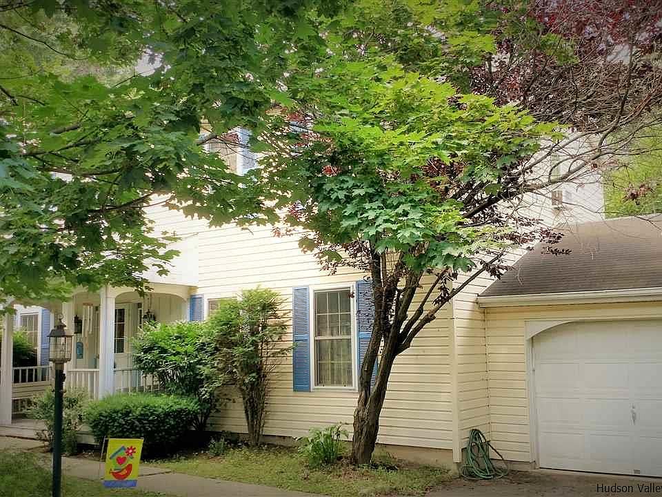 1st image of 16 Winding Hills Dr