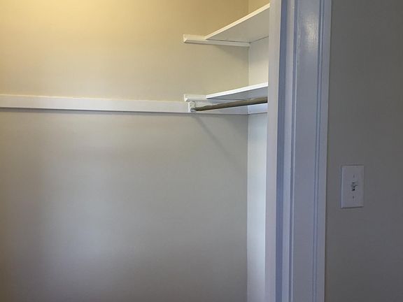 2nd image of 1251-1255 W Henderson St #3R