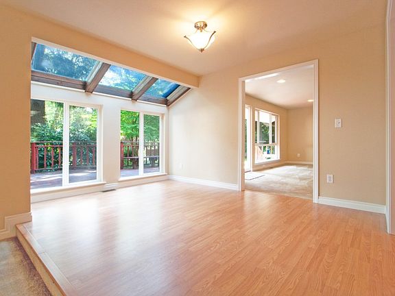 3rd image of 23815 SE 28th St