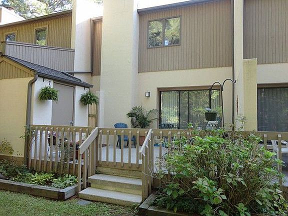 4th image of 796C Salt Pond Cir