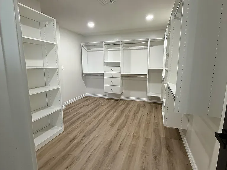 6 bed, 4244 sqft, $7,500 — Photo 4