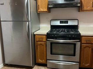 1402 Woodbridge Comns Way, Iselin, NJ 08830