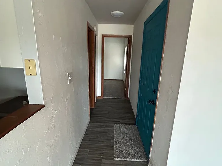 7005 SW 46th Ave — Photo 4