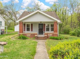 3129 NE Pacific St, Knoxville, TN 37917