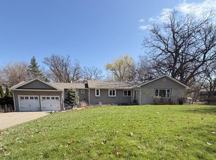4713 Fairhills Rd W, Minnetonka, MN 55345