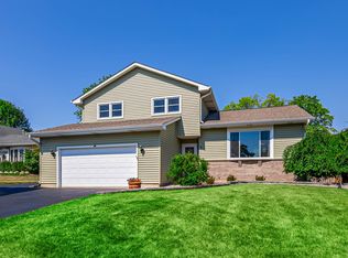 664 Penn Blvd, Lindenhurst, IL 60046