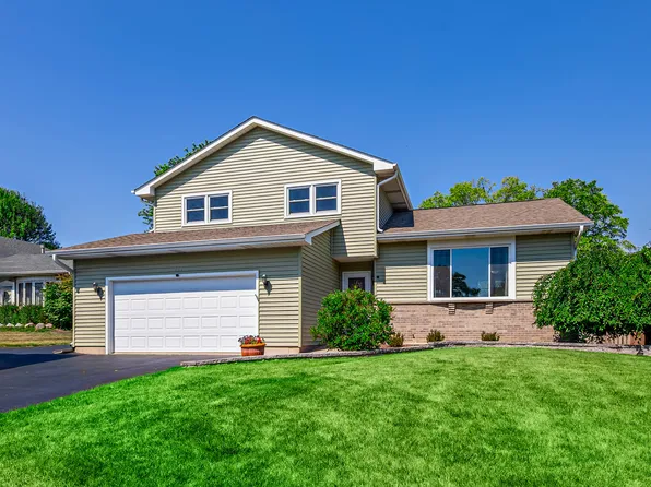 664 Penn Blvd, Lindenhurst, IL 60046