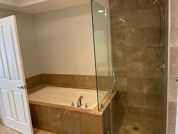 5th image of 8866 Alcott St