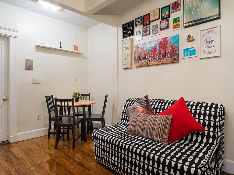 58 Queensberry St #12 — Photo 5