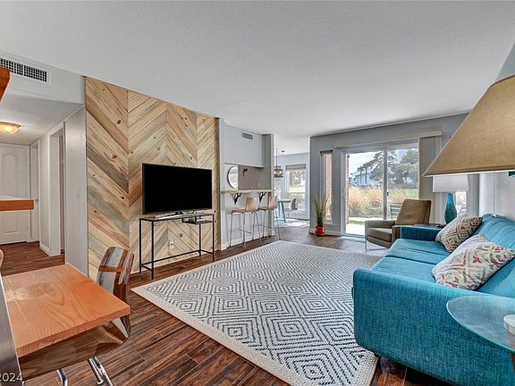 3rd image of 2831 Geary Pl Unit 2925