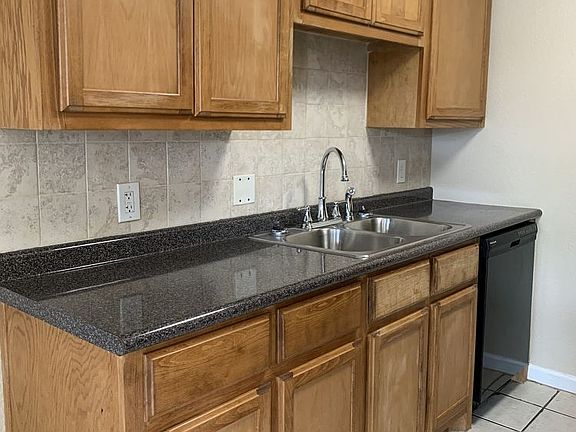 3rd image of 1924 Avenue H APT 11