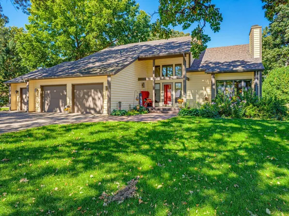 1265 Rolling Oaks Ln NW, Hutchinson, MN 55350