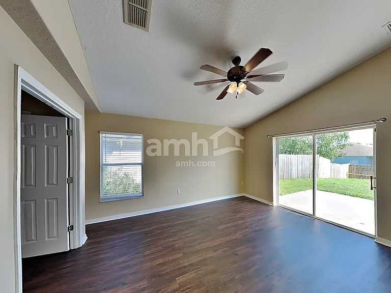 145 Rose Hill Trl — Photo 7