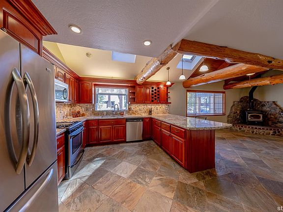 3rd image of 1161 Tomahawk Ln