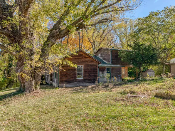 176 Palisades Dr, Pembroke, VA 24136