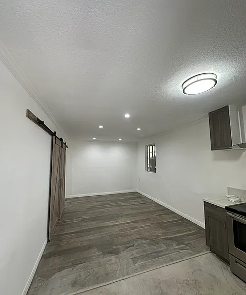 W 60th Pl — Photo 14