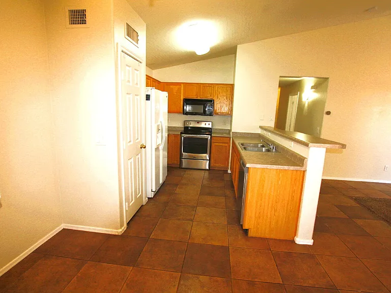 12437 W Via Camille — Photo 7