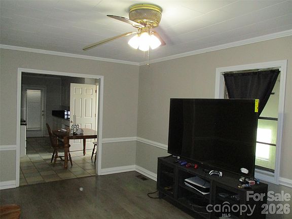 4th image of 307 6th St
