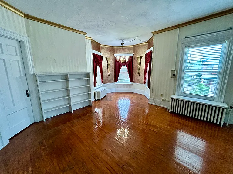 551 W 8th St #2 — Photo 5