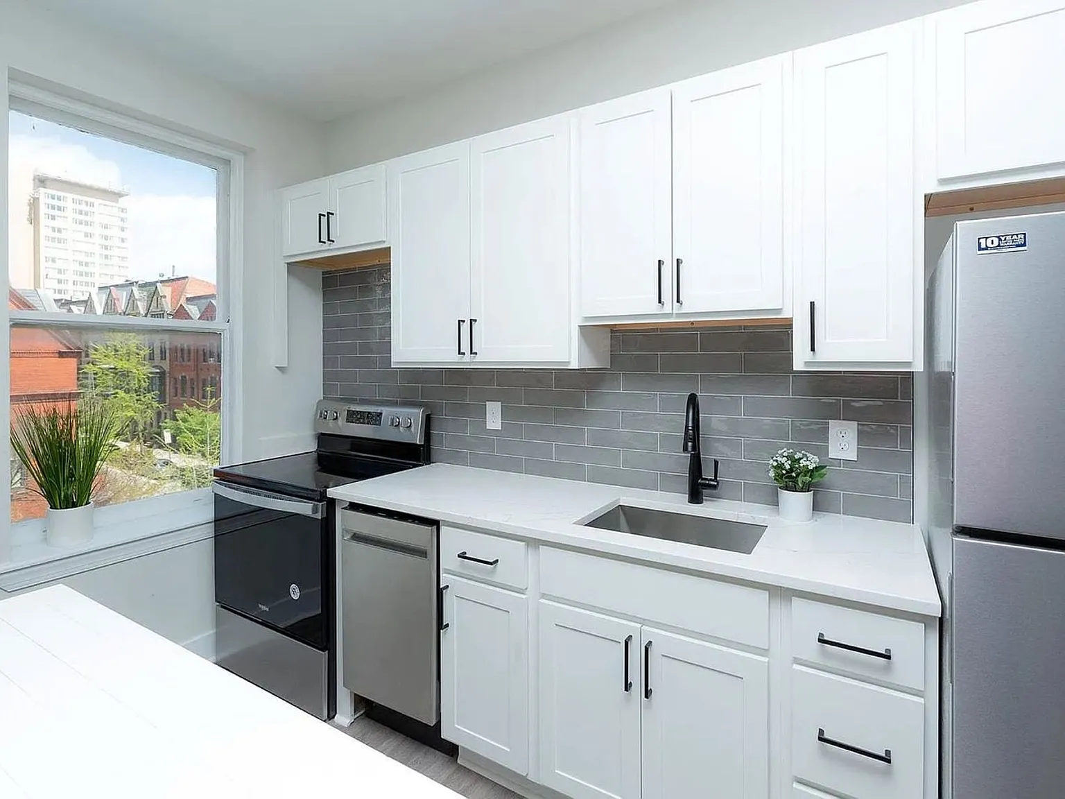 Beautiful Two-Bedroom/Two-Bathroom Apartment Home with In-Unit Laundry — Photo 2
