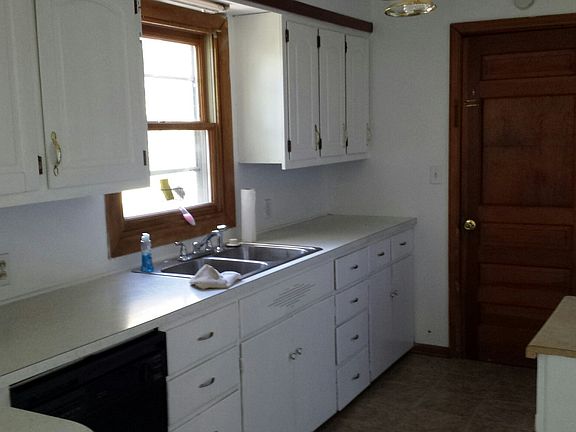 4th image of 13118 Fuller Ave