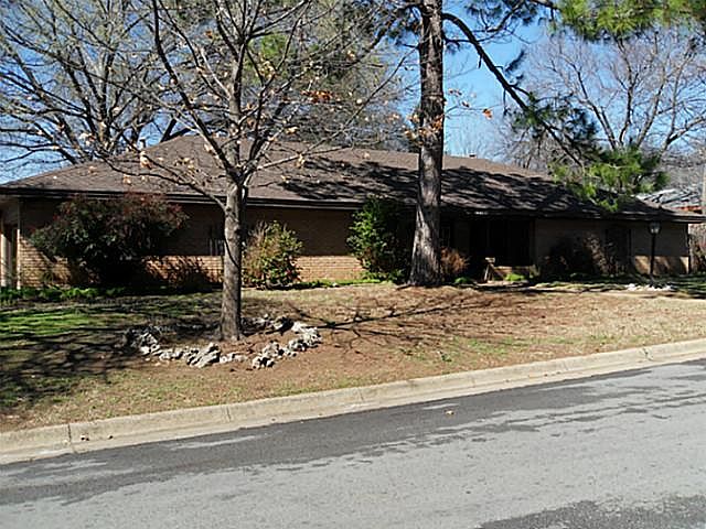1st image of 3908 Woodvine Dr
