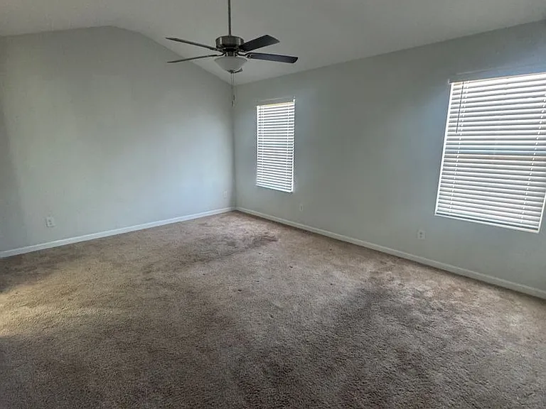 434 Keeble Dr — Photo 7