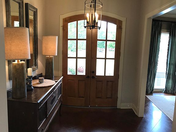 4th image of 516 Briarbend Dr