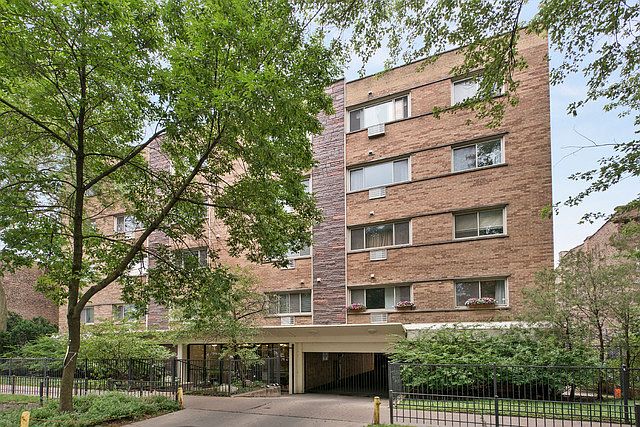 1st image of 1415 W Lunt Ave APT 305