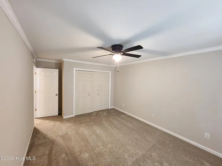 624 Crown Point Dr — Photo 16
