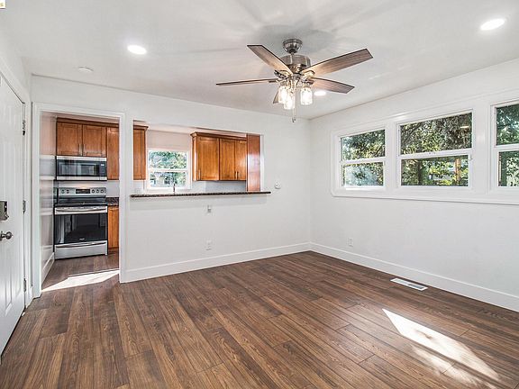 2nd image of 515 W 9th St #B