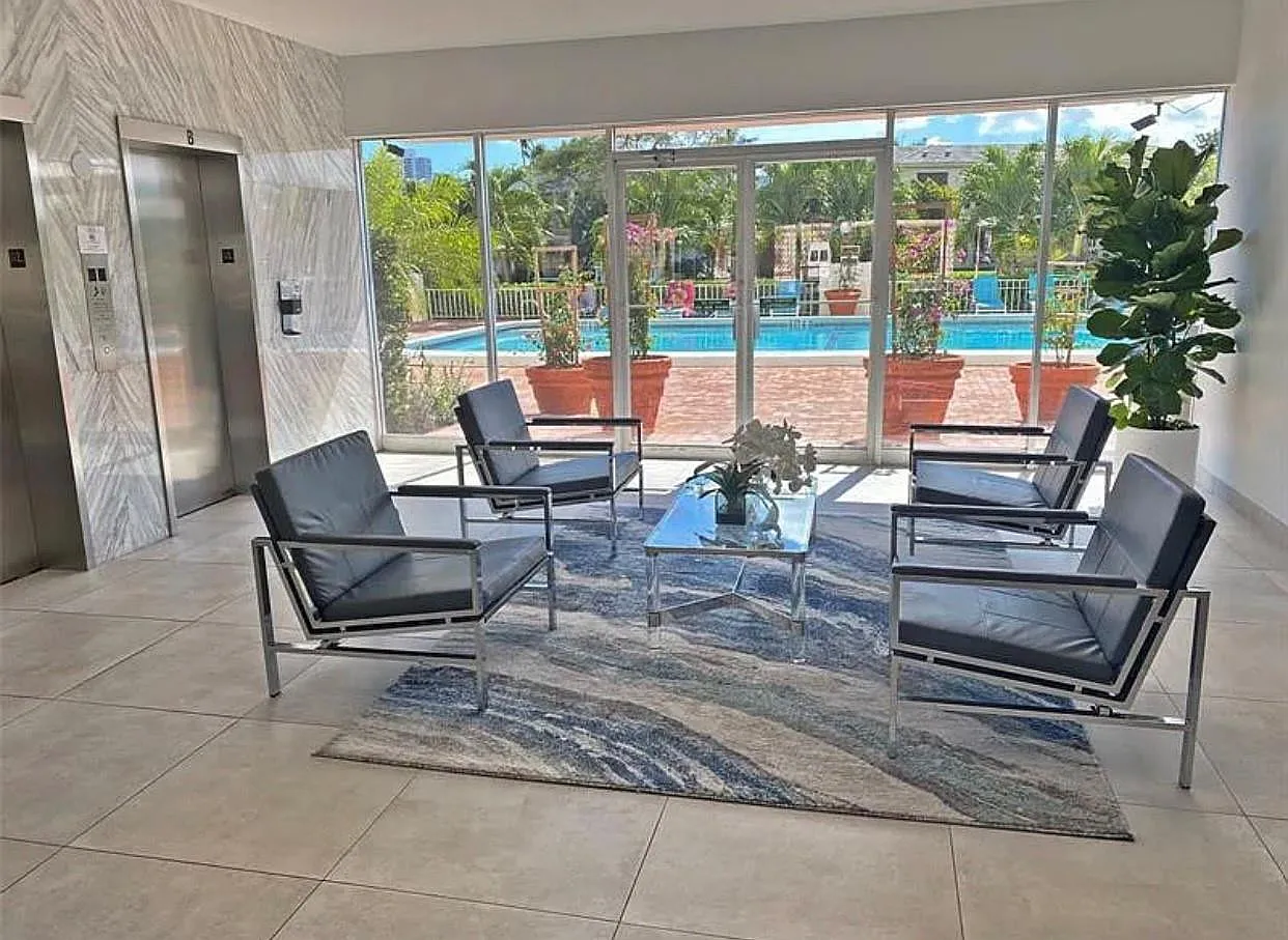 2 bed, 2.0 bath, $2,550 — Photo 2
