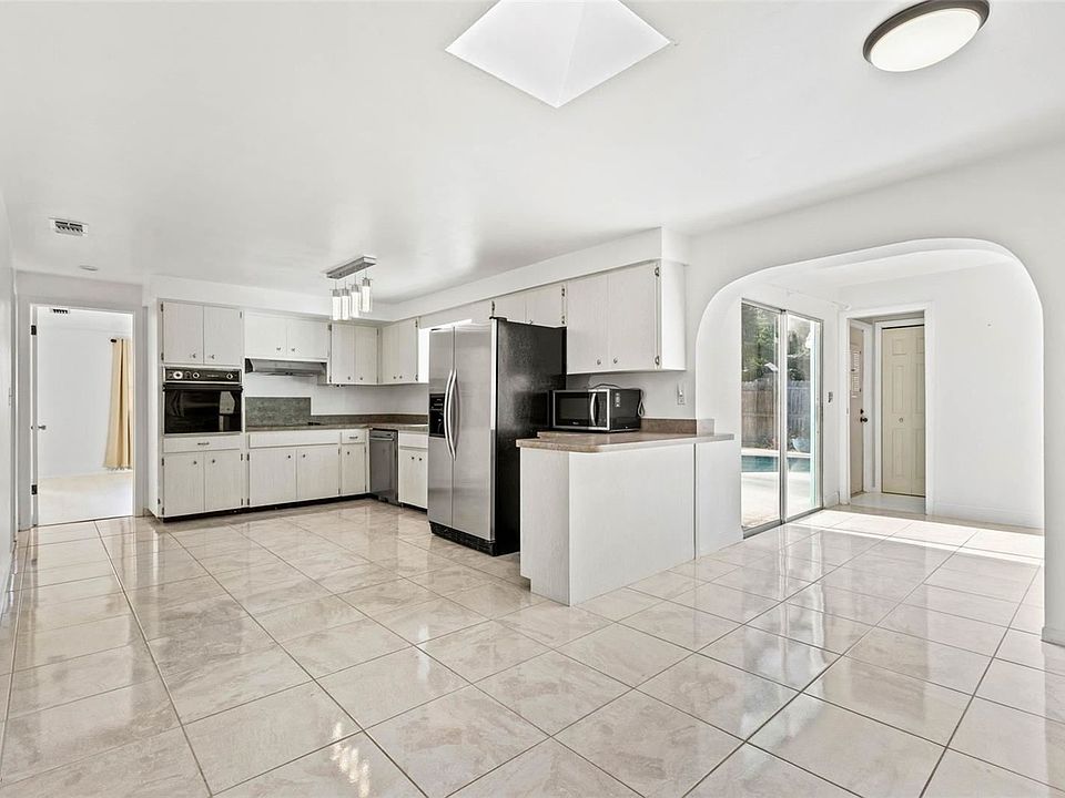 1st image of 3045R Fountainhead Dr