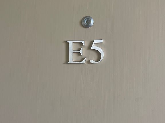 5th image of 1180 Narragansett Blvd APT E5