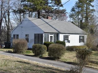 107 E Robin Rd, Elkin, NC 28621