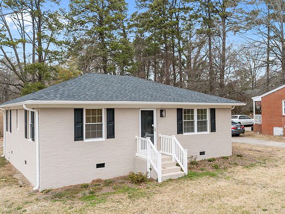 2nd image of 118 Cherry St