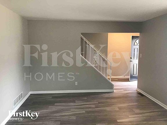 4th image of 1758 Hilltree Dr