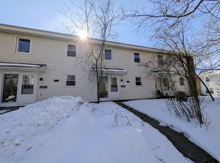 99 Village Green Dr APT 7, South Burlington, VT 05403