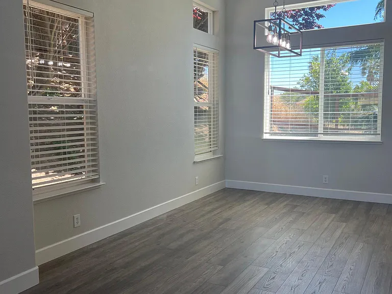 2454 Whispering Oaks Dr — Photo 5