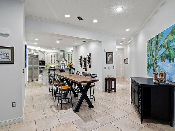 5th image of 385 W Welbourne Ave #108