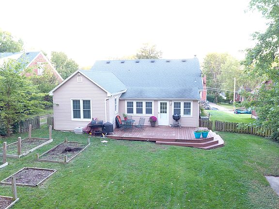 2nd image of 117 W Circle Dr